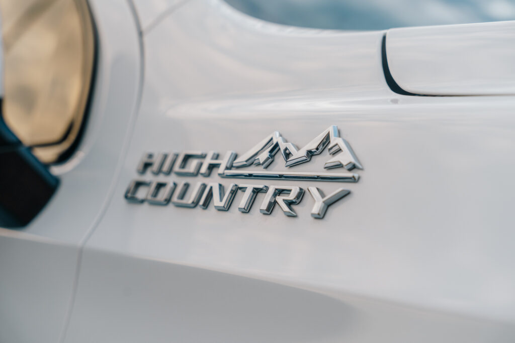 Suburban Blanca 2024 — foto 2