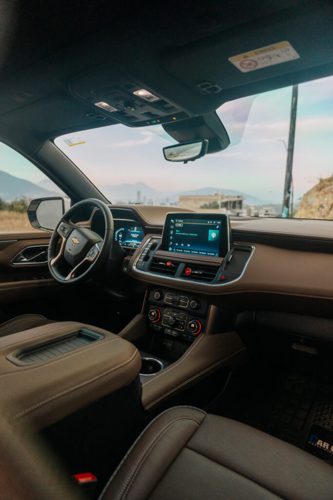 Suburban Blanca 2024 — foto 4