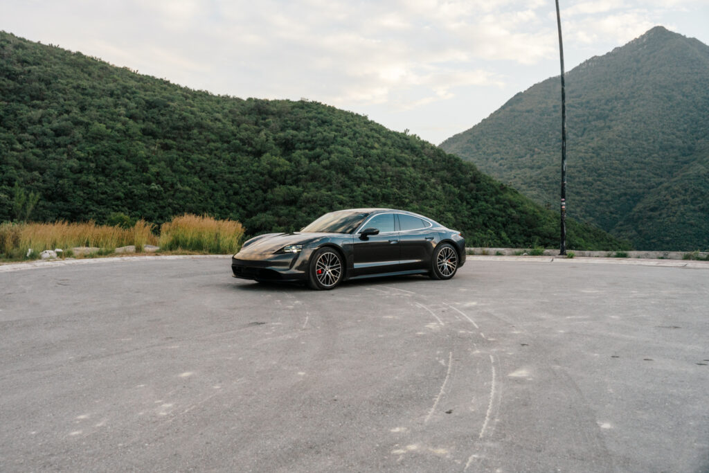 Porsche Taycan 2024 — foto 1