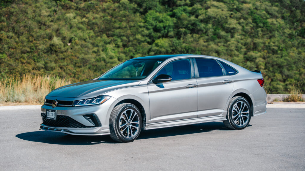 Jetta Sport 2025 — foto 1