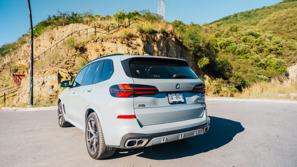 BMW X5 2024 — foto 2