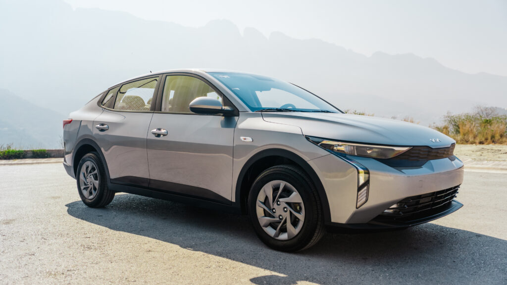 KIA K3 2024 — foto 3