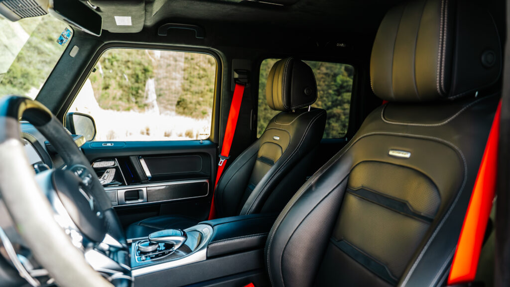 Mercedes-Benz G63 AMG 2024 gris — foto 3